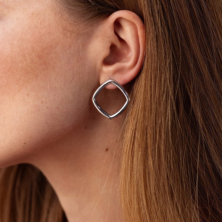 Срібні сережки - пусети "Ромби" 122643 від ювелірного магазину Онікс - 4