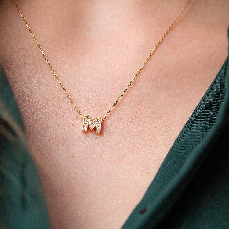 Колье с буквой "М" в желтом золоте (фианиты) кол01165М от ювелирного магазина Оникс - 6