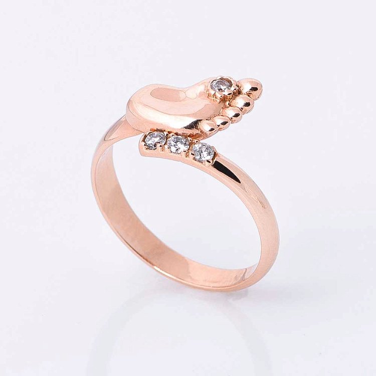 Золота каблучка "Ніжка немовляти" (фіаніти) к03436 від ювелірного магазину Онікс