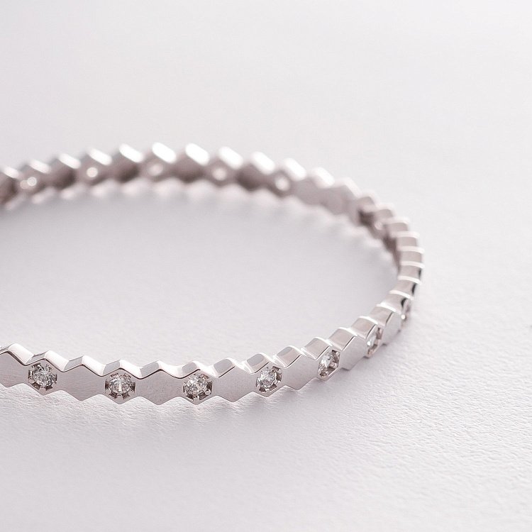 Жесткий золотой браслет с фианитами б04191 от ювелирного магазина Оникс - 1