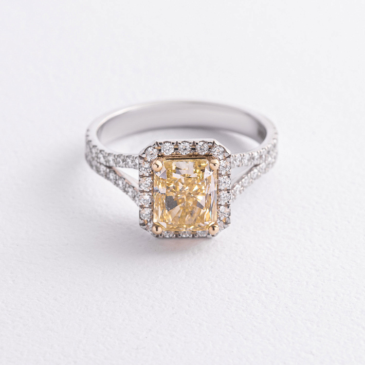 Золотое кольцо с бриллиантами 243271121 от ювелирного магазина Оникс