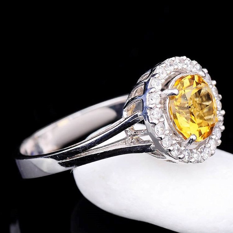 Серебряное кольцо с фианитами 111122 от ювелирного магазина Оникс - 3