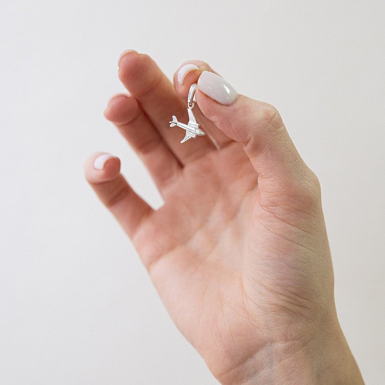 Срібна підвіска "Літак" 132982 від ювелірного магазину Онікс - 1