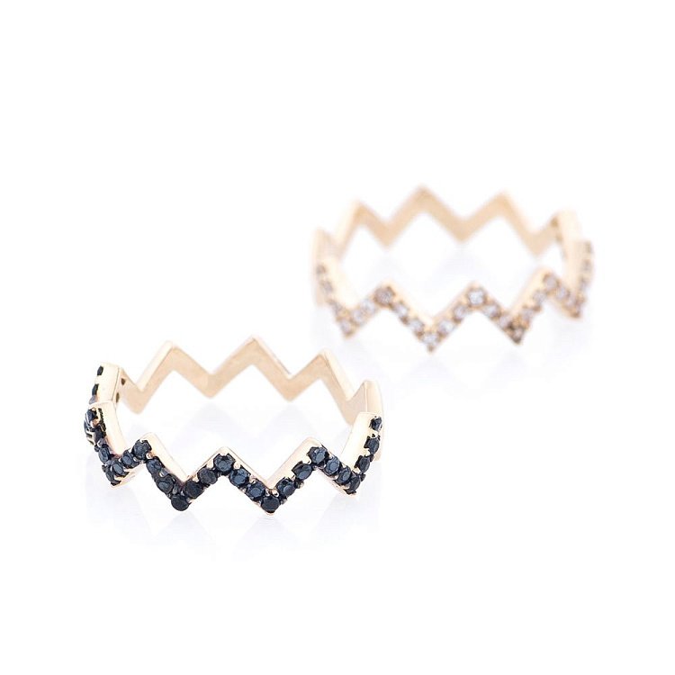 Золота каблучка з фіанітами к05379 - 1 Золота каблучка з фіанітами к05379 від ювелірного магазину Онікс - 1