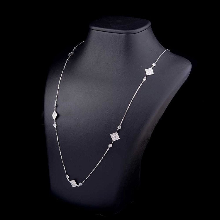 Серебряное колье с фианитами 18283 от ювелирного магазина Оникс - 2