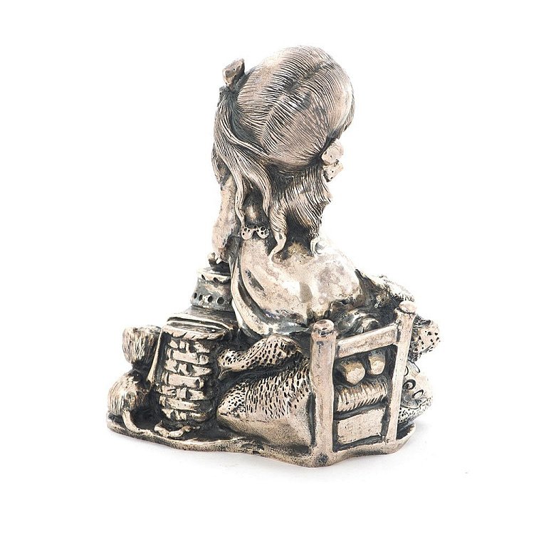 Серебряная фигура ручной работы "Маленькая девочка" сер00056 от ювелирного магазина Оникс - 1