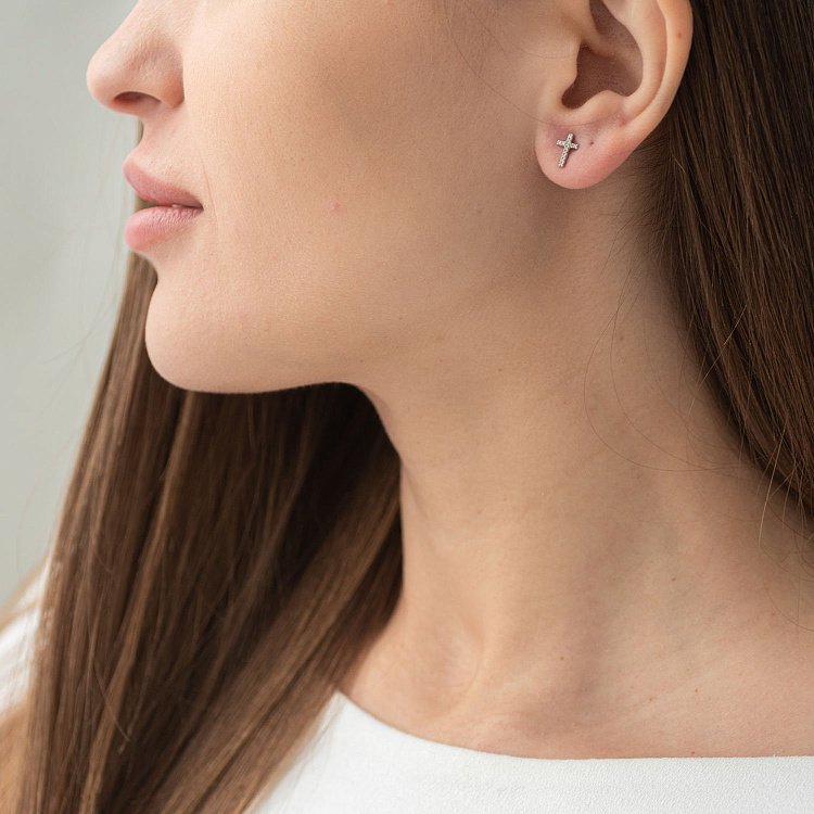 Золотые серьги-гвоздики "Крестики" с бриллиантами 218411ch от ювелирного магазина Оникс - 1