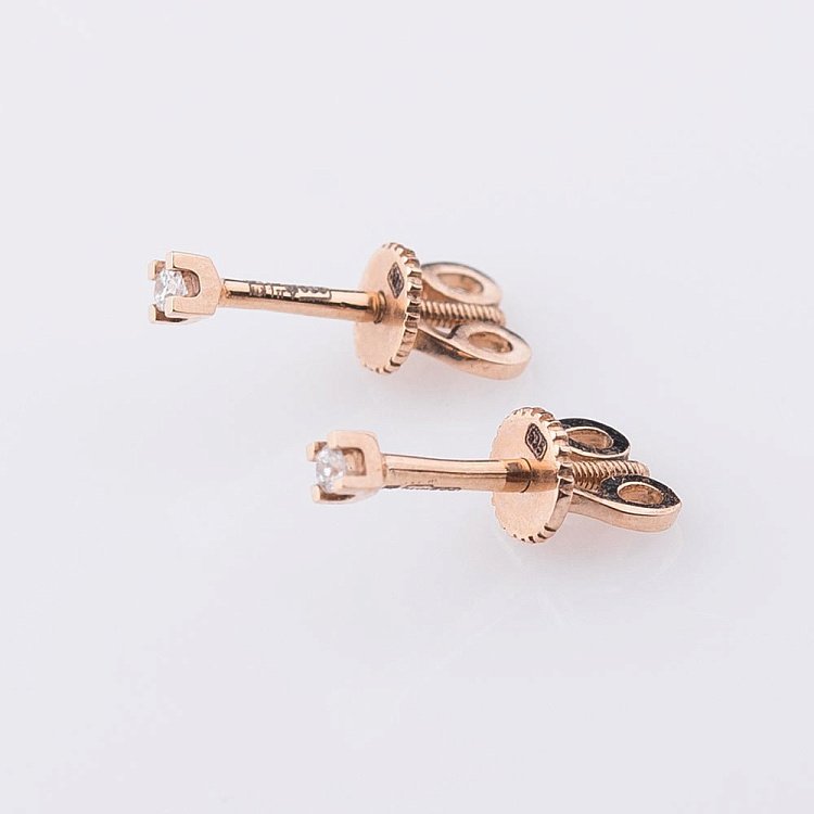 Золоті сережки-пусети з діамантами сб02845 від ювелірного магазину Онікс