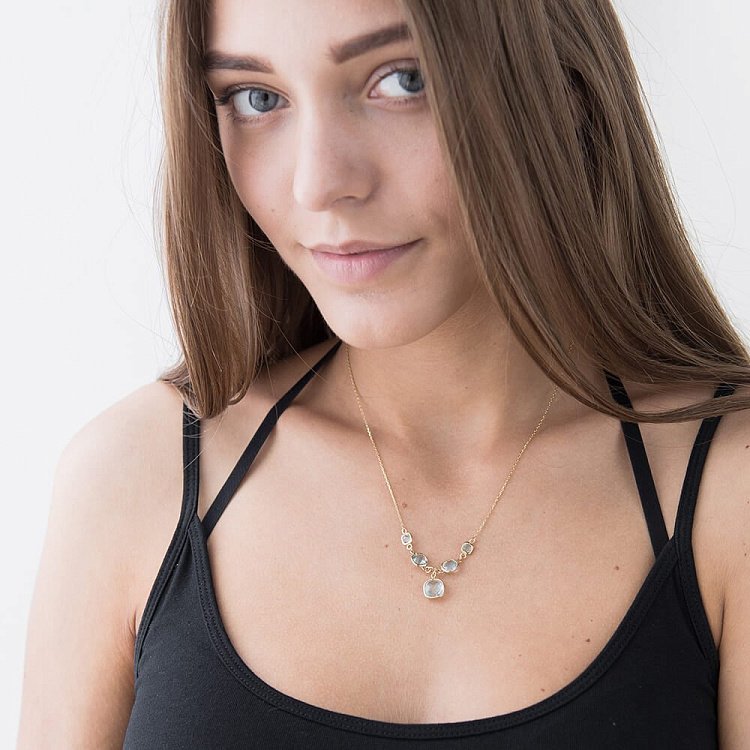 Золотое колье с топазом кол00817 от ювелирного магазина Оникс - 2