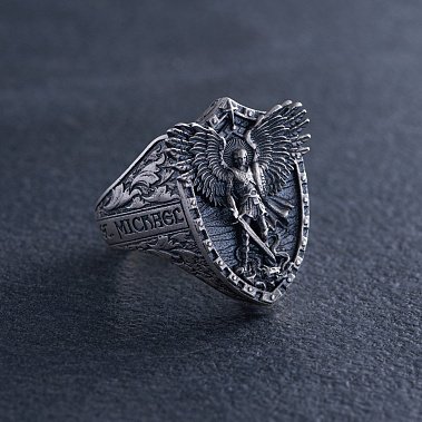 Тяжелый мужской перстень из серебра ручной работы