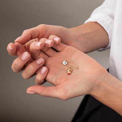 Золотая булавка "Мальчик" (эмаль) зак00211 №2