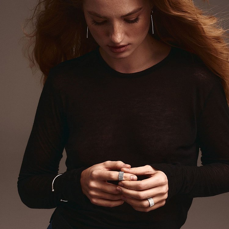 Серебряный жесткий браслет для гравировки 141689 от ювелирного магазина Оникс - 2