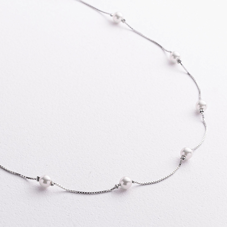 Серебряное колье с жемчугом 181375 от ювелирного магазина Оникс