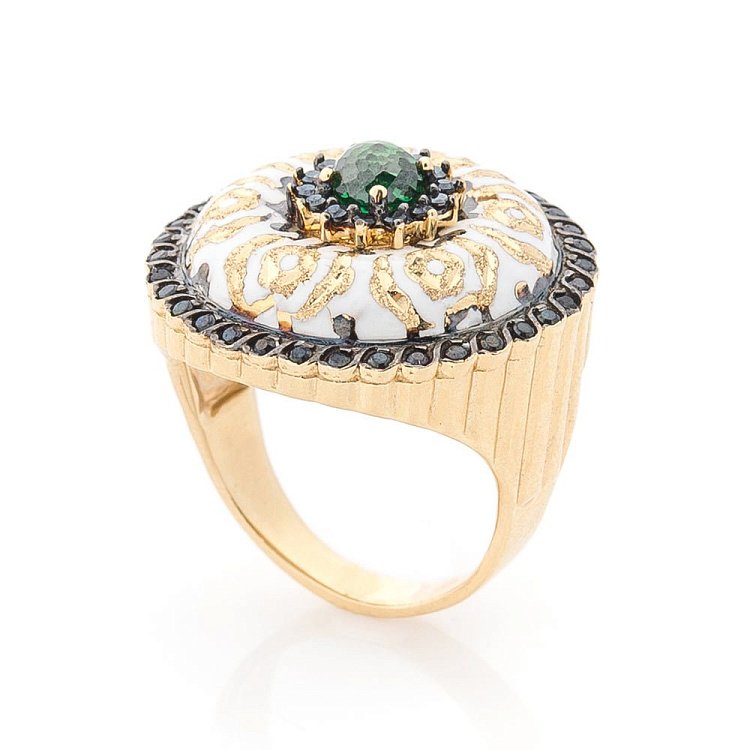 Золотое кольцо с фианитами и эмалью к04106 - 2 Золотое кольцо с фианитами и эмалью к04106 от ювелирного магазина Оникс - 2