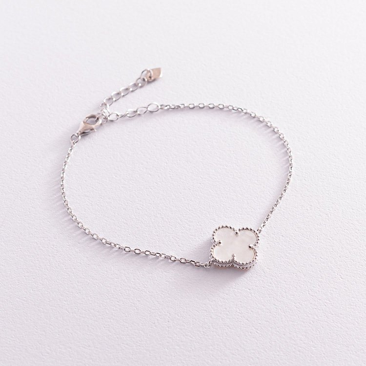 Срібний браслет "Конюшина" з перламутром 14870 від ювелірного магазину Онікс