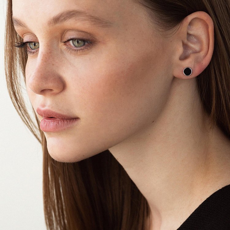 Срібні сережки - пусети (онікс) 077210 від ювелірного магазину Онікс - 3