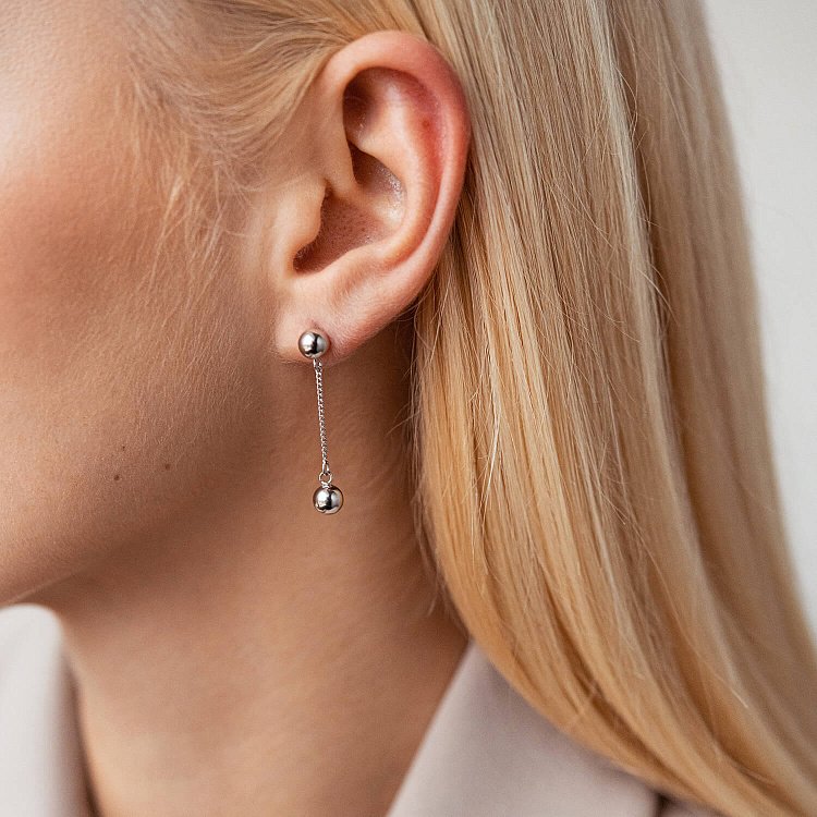 Серебряные серьги "Шарики" 123177 от ювелирного магазина Оникс