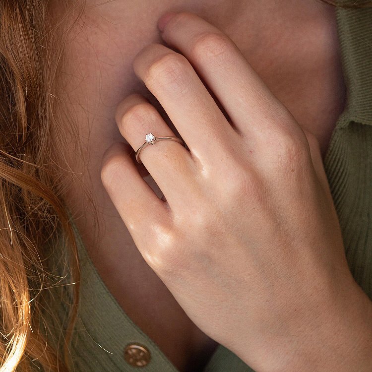 Помолвочное золотое кольцо с бриллиантом кб0425 от ювелирного магазина Оникс - 3