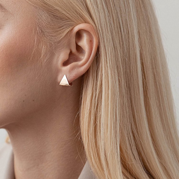 Серьги "Треугольники" (красное золото) с07737 от ювелирного магазина Оникс