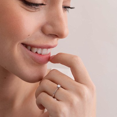 Помолвочное золотое кольцо с бриллиантом 218571121 №5