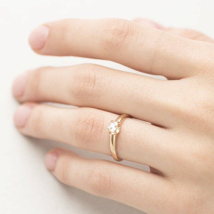 Золота заручальна каблучка з фіанітом к05962 від ювелірного магазину Онікс - 4