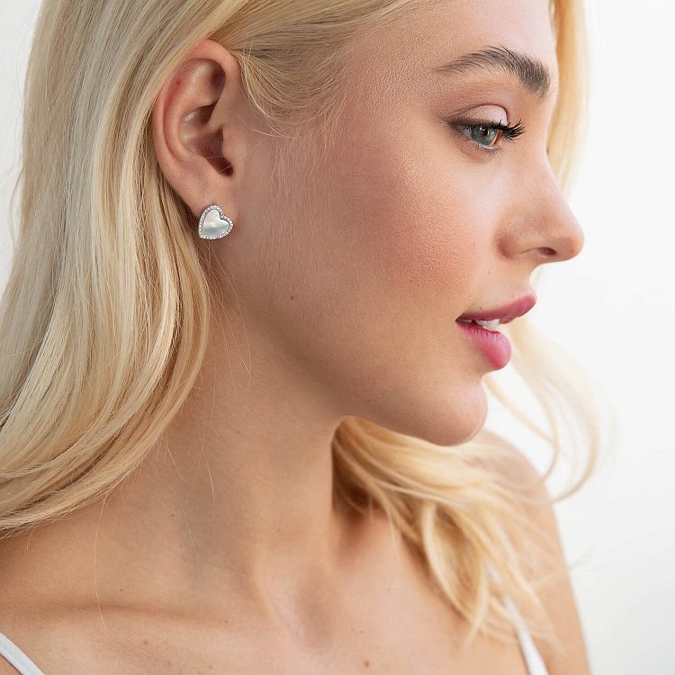 Срібні сережки "Сердечка" (фіаніти, перламурт) 122005 від ювелірного магазину Онікс - 5