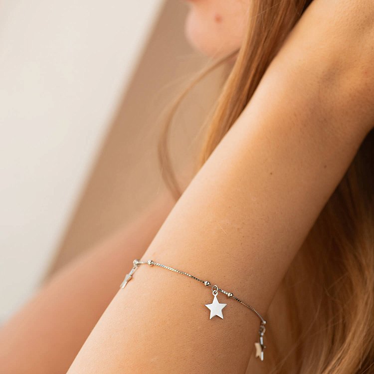 Серебряный браслет со звездочками 141361 от ювелирного магазина Оникс - 1