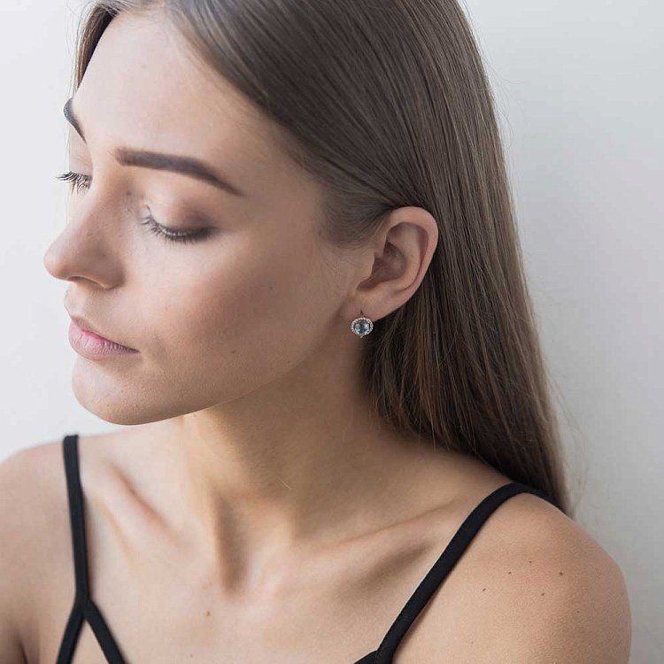 Золотые серьги с голубым топазом и фианитами с04165 от ювелирного магазина Оникс - 3