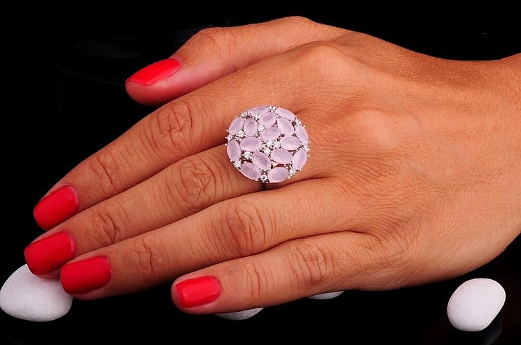 Серебряное кольцо с фианитами 111583 от ювелирного магазина Оникс - 7