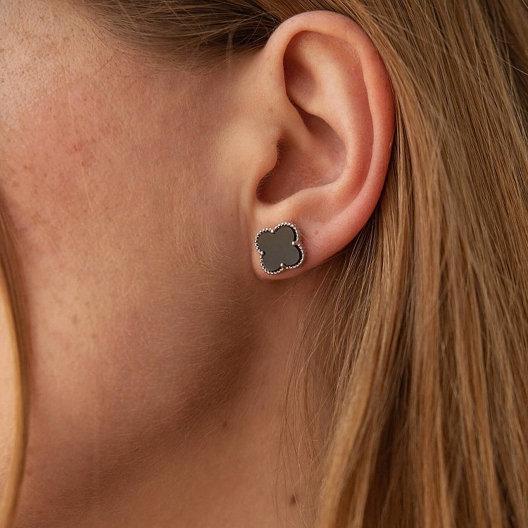 Срібні сережки - пусети "Конюшина" (синт. онікс) OR128220 від ювелірного магазину Онікс - 5