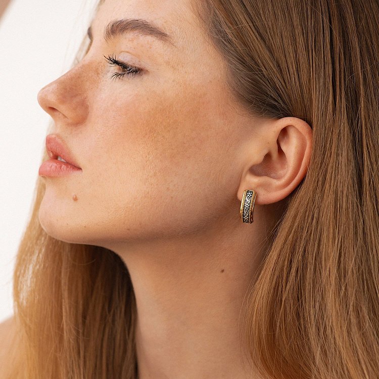 Срібні сережки "Квіточки" з позолотою 122793 від ювелірного магазину Онікс - 1