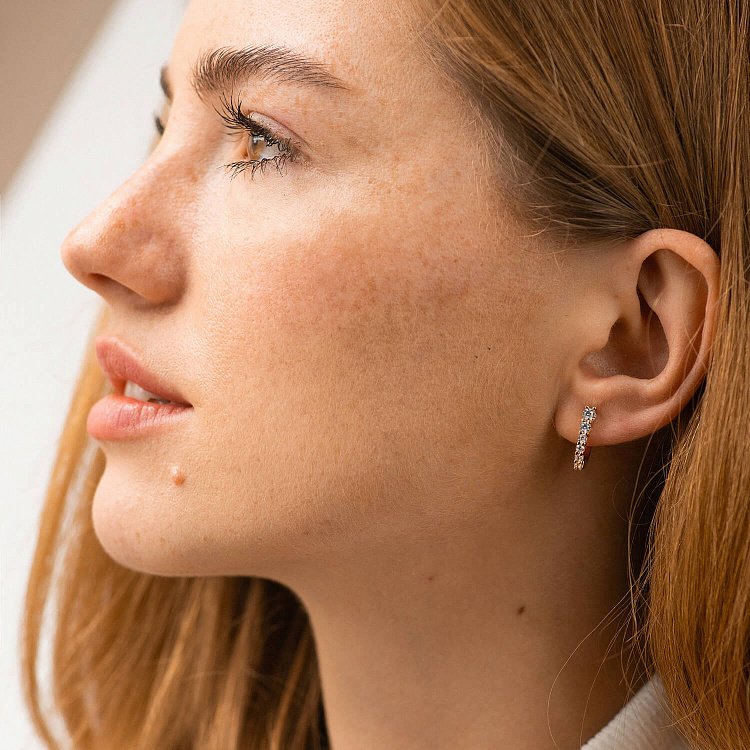 Серьги "Erika" с фианитами (красное золото) с09063 от ювелирного магазина Оникс - 1