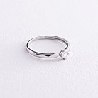 Помолвочное серебряное кольцо с фианитом 595 от ювелирного магазина Оникс