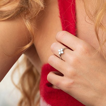 Каблучка "Конюшина" в білому золоті к07533 №3