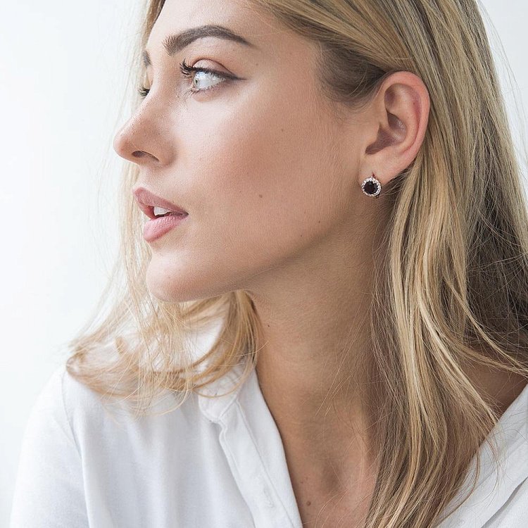 Золоті сережки з піропом (гранатом) і фіанітами с01684п від ювелірного магазину Онікс - 4