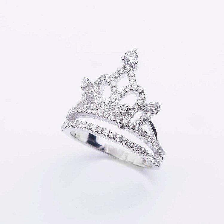 Серебряное кольцо "Корона" с фианитами 111840 от ювелирного магазина Оникс