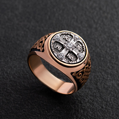 Золотое мужское кольцо-печатка (чернение) к08443