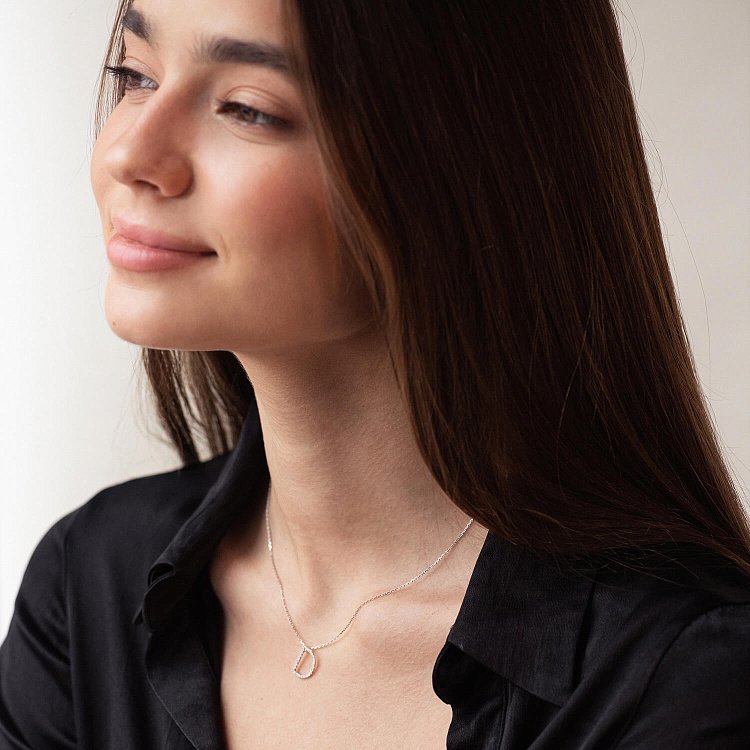 Золоте кольє з літерою "D" з діамантами 133621121 від ювелірного магазину Онікс - 3