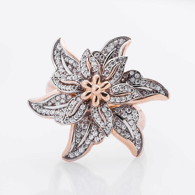 Золотое кольцо "Цветок" с фианитами к01854 от ювелирного магазина Оникс - 1