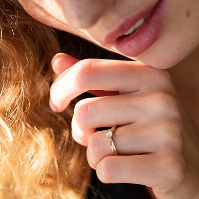 Заручальна золота каблучка з діамантом 211992421 №6