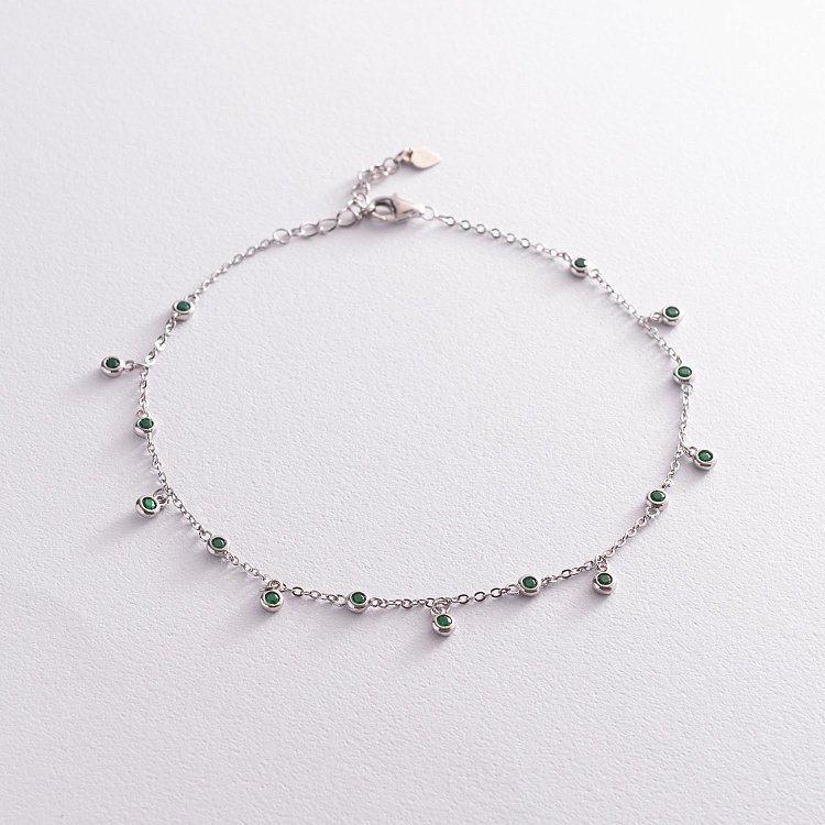 Серебряный браслет с зелеными фианитами на ногу 141572 от ювелирного магазина Оникс