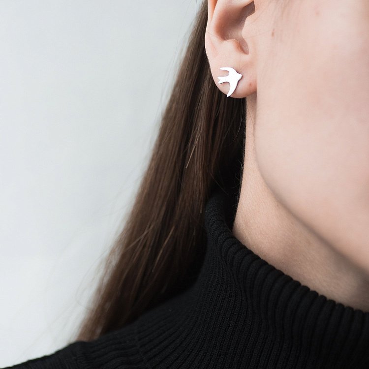 Золоті сережки-пусети "Ластівка" с06409 від ювелірного магазину Онікс - 2