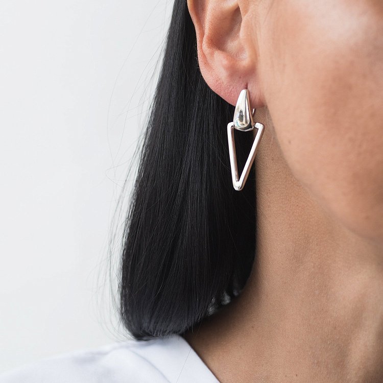 Серебряные серьги "Треугольники" 122502 от ювелирного магазина Оникс - 3