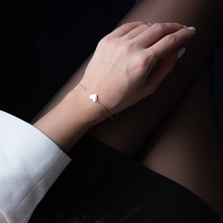 Браслет "Сердце" в желтом золоте б04561 от ювелирного магазина Оникс - 1