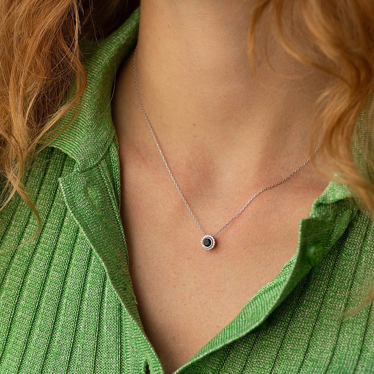 Колье с бриллиантами (белое золото) 736151122 от ювелирного магазина Оникс - 1