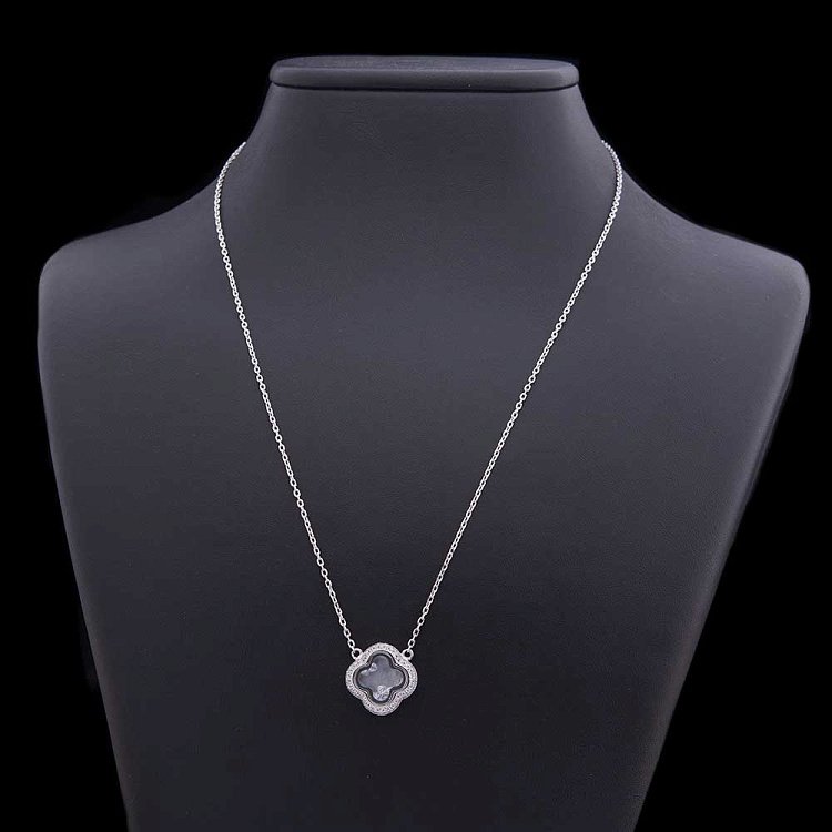 Эксклюзивное серебряное колье "Клевер" с фианитами и перламутром 18324 от ювелирного магазина Оникс - 2