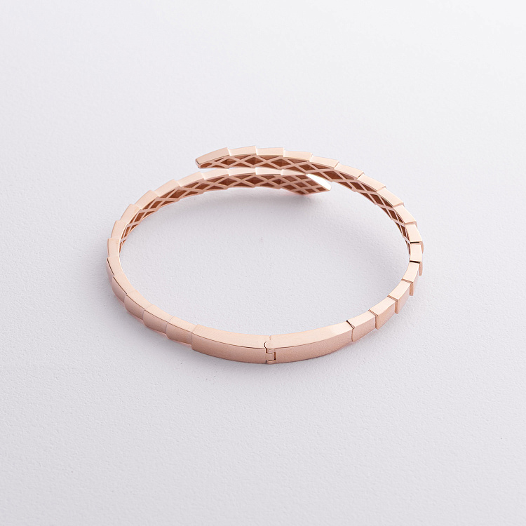 Жесткий браслет "Змея" в красном золоте б05728 от ювелирного магазина Оникс - 1