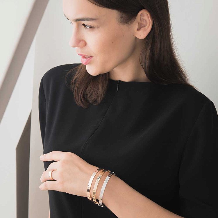 Жорсткий браслет Love з червоного золота б02244 від ювелірного магазину Онікс - 7