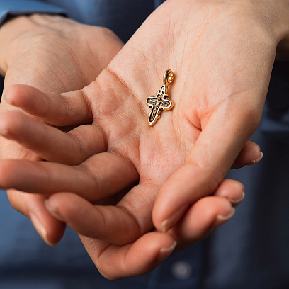 Золотий православний хрестик "Розп'яття Христове. Ікона Божої Матері" (чорніння) п03977 №2