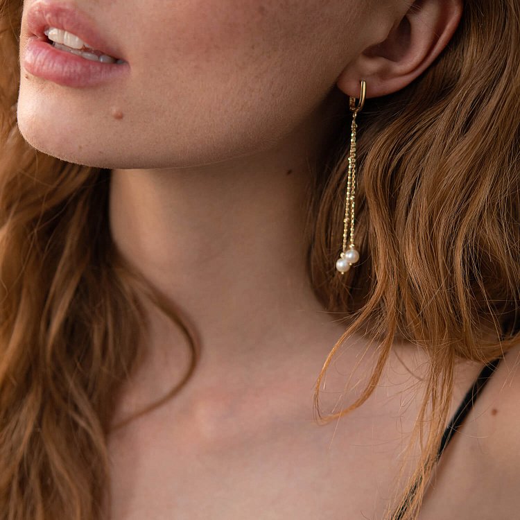 Золотые серьги с жемчугом на цепочке с07802 от ювелирного магазина Оникс - 10